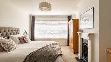 3 bedrooms, iron/ironing board, free WiFi