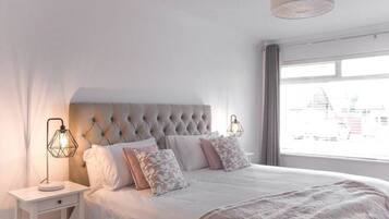 3 bedrooms, iron/ironing board, free WiFi