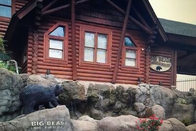 Dollywood pigeon forge Cabin, Pools, Game Room, Hot tub, 0.5 mile to Parkway
