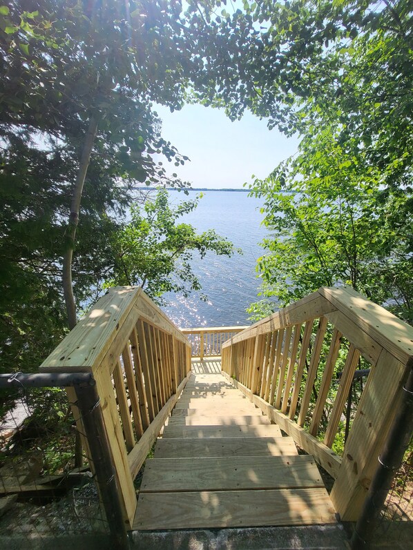 Property grounds - Lake Champlain Waterfront: Amazing Sunsets, Private Beach, and Firepit (Swanton)