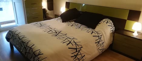 2 chambres, bureau, fer et planche Ă repasser, Wi-Fi