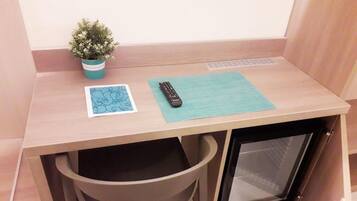 Minibar, in-room safe, desk, laptop workspace