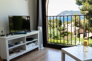 Interior - EXCEPTIONAL SETTING FACING THE SEA (Saint-Mandrier-sur-Mer)