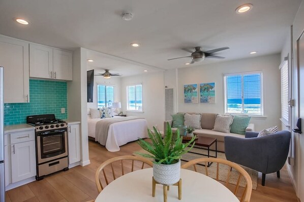 Interior - Pacific House #1 - Extreme Oceanfront (Oceanside)