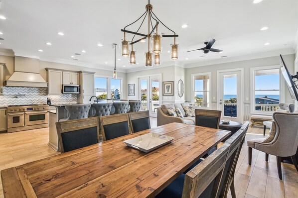 Dining - Crown Royal - 7 BR Luxury Home w/Pool, Hot Tub, & Game Room (North Myrtle Beach)