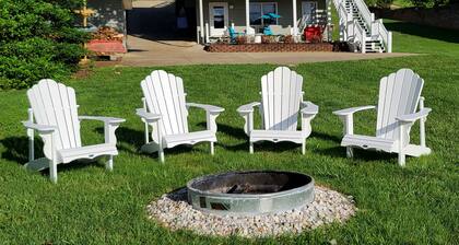 Serene, Spacious Lakefront Home in a Quiet Cove