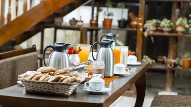 Breakfast buffet - Inka Stone Boutique (Cusco)