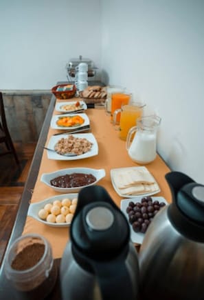 Esmorzar diari d'estil bufet gratuït 