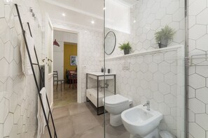 Douche, bidet