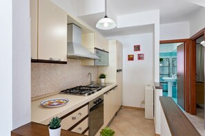 Refrigerador, horno, placa de cocina, tostadora