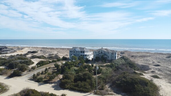 Beach nearby, beach towels - Book NOW! Dog friendly, partial Ocean View, 4x4 Area, Cozy Beach cottage . (Corolla)