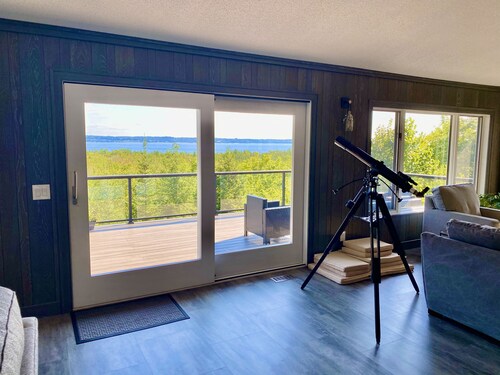 Harbor Springs/Petoskey Family Paradise with Panoramic views!