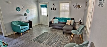 Holiday Events + Cruise Port Nearby / Relax Before You Sail