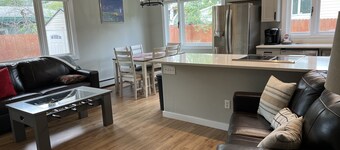 2BD/2BA Duplex – Sleeps 4–6, Direct Access to Coastal Trail & Westchester Lagoon