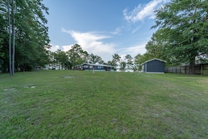 Property grounds - Lake Eufaula Waterfront Home - Paradise Point (Abbeville)