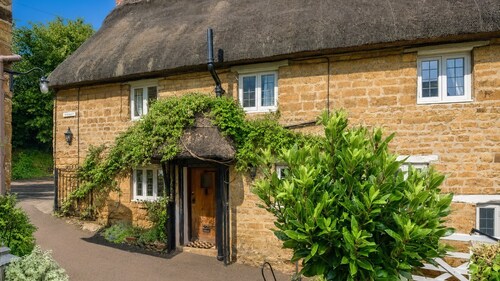 Suncroft - sleeps 8 guests  in 3 bedrooms