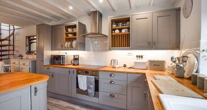 Suncroft - sleeps 8 guests in 3 bedrooms