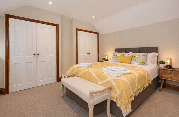 3 bedrooms, iron/ironing board, free WiFi, bed sheets - The Creamery Cottage (York)