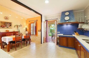 Fridge, microwave, oven, stovetop - Charming Villa “Finca Santa Eulalia Petit” with Porch and Pool (Can Picafort)