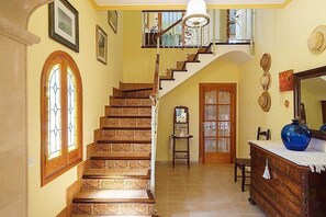 Interior - Charming Villa “Finca Santa Eulalia Petit” with Porch and Pool (Can Picafort)