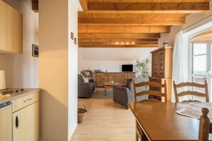 Interior - Apartment “Ursula Hiemer 1” with Lake and Mountain View and Wi-Fi (Kressbronn)