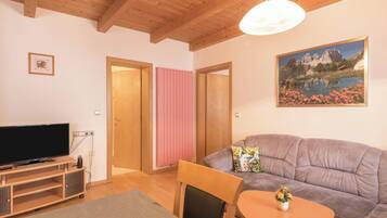 TV, tavolo da ping pong