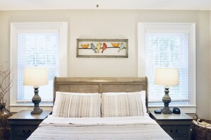 2 bedrooms, desk, iron/ironing board, free WiFi - Comfy Cozy Eclectic Home in West Asheville close to Downtown! (Asheville)