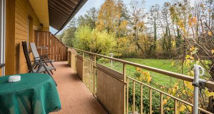 High-Quality Apartment “Ferienwohnung Steinhilber 2” close to the Lake