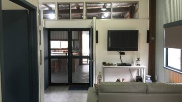 Smart TV, fireplace, DVD player