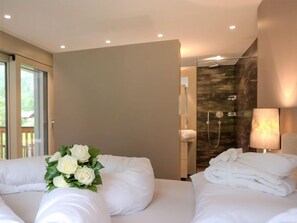 4 slaapkamers, een bureau, internet