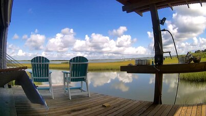 Waterfront Cabin with Amazing Private Fishing Pier and 6 Acres on the bay