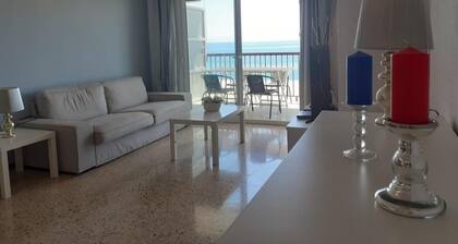 Suitur apartment front line sea and beach view