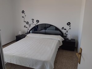 3 bedrooms, internet, bed sheets