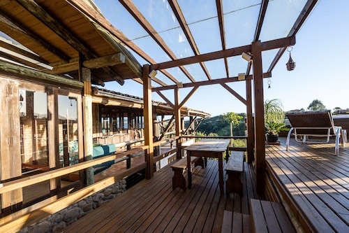 Ibiraquera Guest House Beautiful villa with pool and jacuzzi