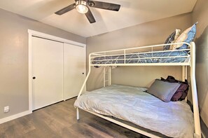 3 Schlafzimmer, Schreibtisch, Reisekinderbett, Internetzugang