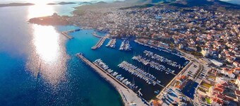 Wonderful private villa with private pool, A/C, WIFI, hot tub, TV, patio and pets allowed