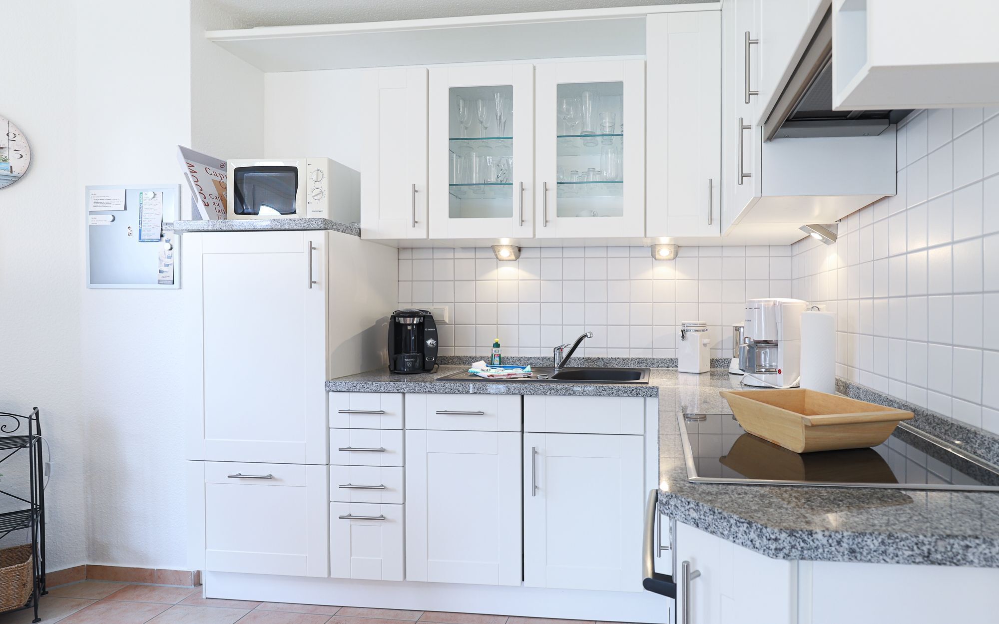 Kühlschrank, Mikrowelle, Ofen, Geschirrspüler