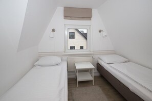 3 عدّة غرف نوم وواي فاي وملاءات أسرّة