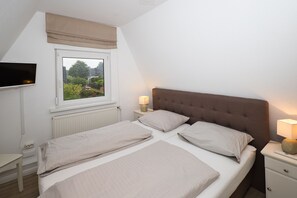 3 bedrooms, WiFi, bed sheets