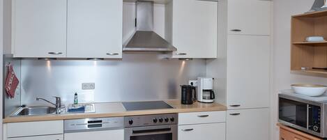 Fridge, microwave, oven, dishwasher