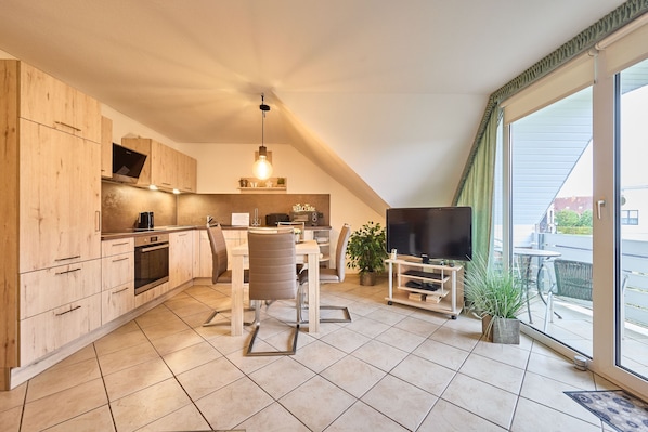 Fridge, microwave, oven, dishwasher