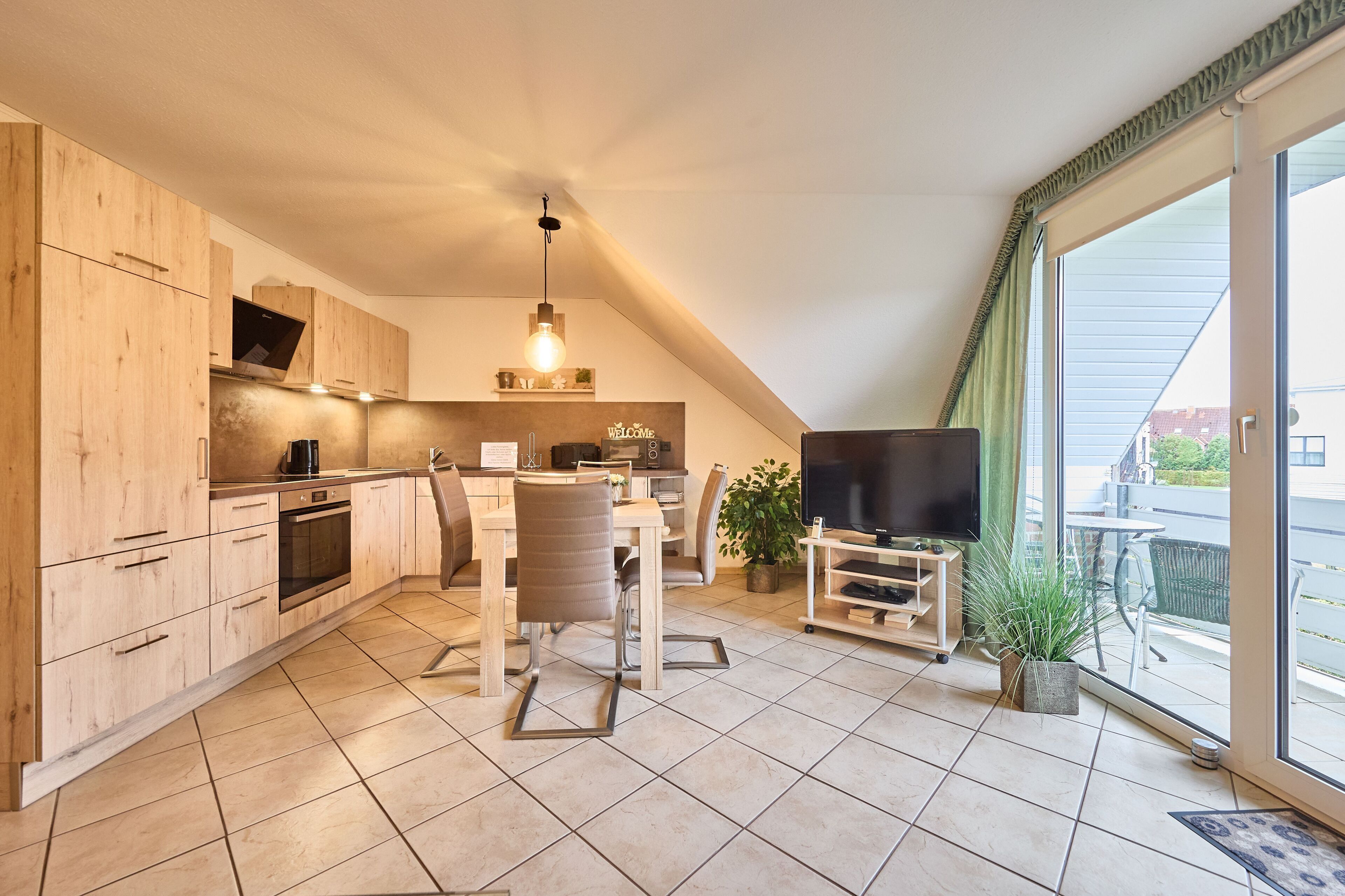 Kühlschrank, Mikrowelle, Ofen, Geschirrspüler