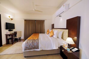 Executive Suite Room | Egyptian cotton sheets, premium bedding, minibar, desk - The Altruist Business Hotel, Whitefield (Bengaluru)