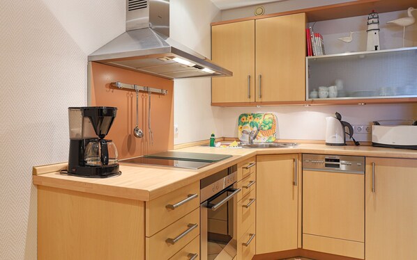 Køleskab, mikrobølgeovn, ovn, opvaskemaskine