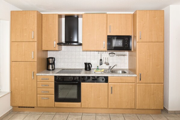 Køleskab, mikrobølgeovn, ovn, opvaskemaskine