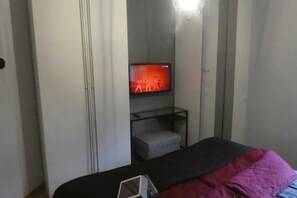 2 bedrooms, in-room safe, WiFi, bed sheets