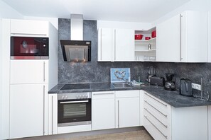 Køleskab, mikrobølgeovn, ovn, opvaskemaskine