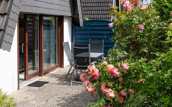 Outdoor dining - Vacation home, Am Ringwall 5 - Holiday home, Am Ringwall 5, 218 - 5, Cuxhaven, Duhnen (Cuxhaven)