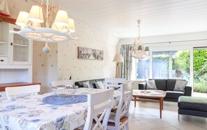 Dining - Vacation home, Am Ringwall 5 - Holiday home, Am Ringwall 5, 218 - 5, Cuxhaven, Duhnen (Cuxhaven)