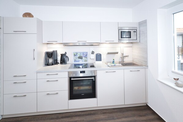 Køleskab, mikrobølgeovn, ovn, opvaskemaskine